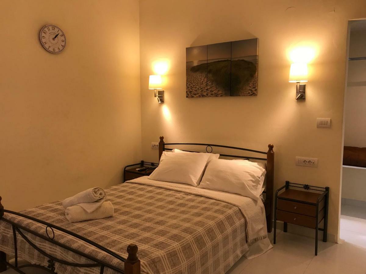 Fira Home 2 Buitenkant foto